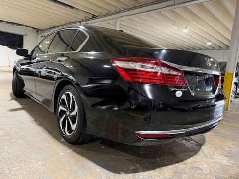 Used 2017 Honda Accord EX-L image 3