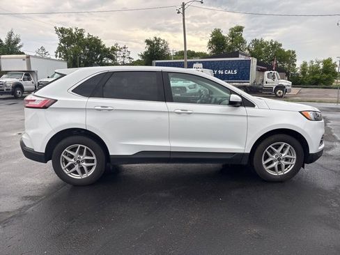 Used 2024 Ford Edge SEL image 4