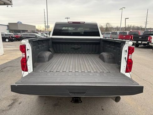Used 2023 Chevrolet Silverado 2500 LT image 28