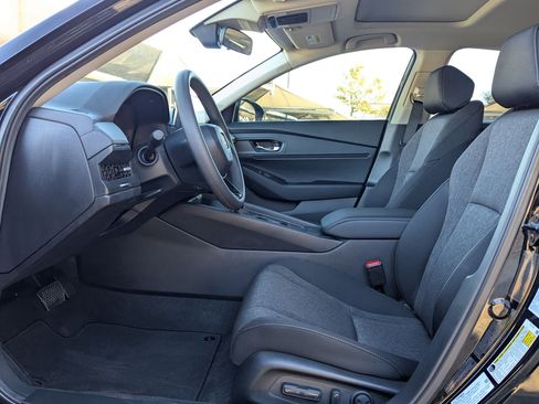 Used 2025 Honda Accord SE image 10