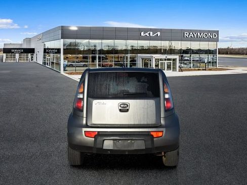 Used 2011 Kia Soul + FWD image 4