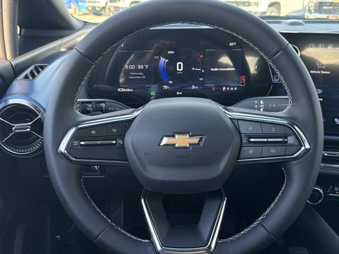 New 2026 Chevrolet Equinox EV LT AWD/4WD image 9