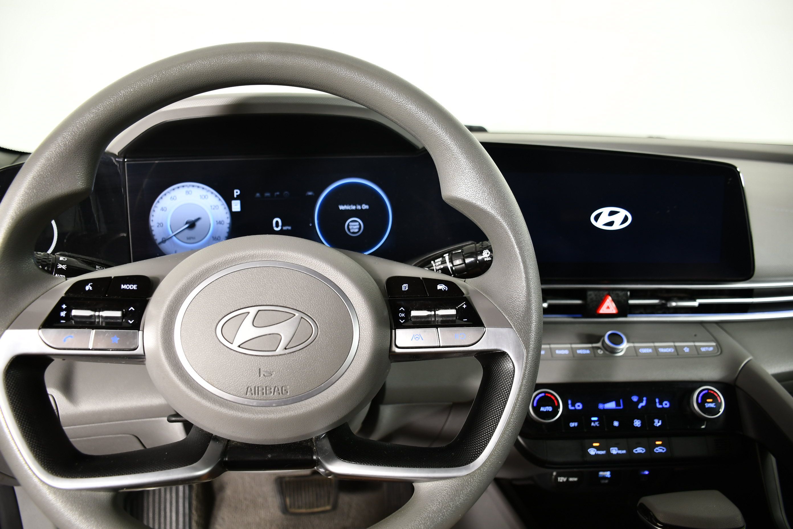 Used 2024 Hyundai Elantra SEL FWD image 16