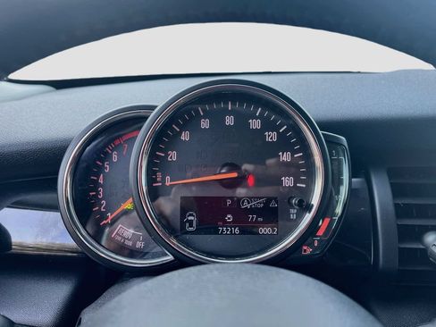 Used 2019 MINI Cooper 4-Door Hardtop FWD image 12