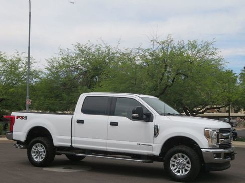 Used 2019 Ford F250 XLT w/ XLT Value Package AWD/4WD image 4