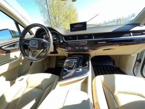 Used 2017 Audi Q7 3.0T Premium Plus AWD/4WD image 31