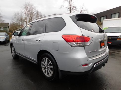 Used 2014 Nissan Pathfinder SL w/ SL Premium Package image 3