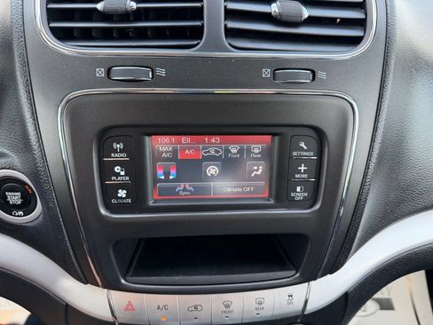Used 2020 Dodge Journey SE FWD image 20