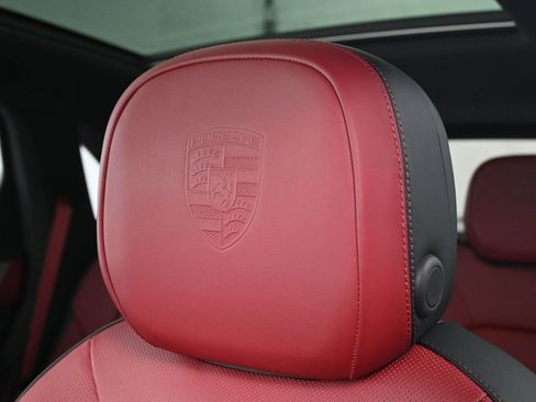 Certified 2026 Porsche Cayenne S AWD/4WD image 17