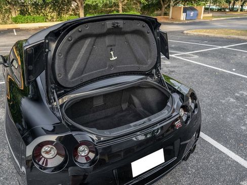 Used 2010 Nissan GT-R Premium AWD/4WD image 98