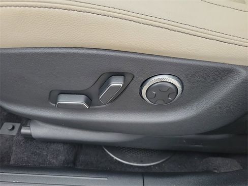 New 2026 Genesis GV70 2.5T Select image 18