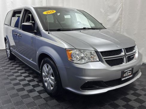 Used 2019 Dodge Grand Caravan SE image 11