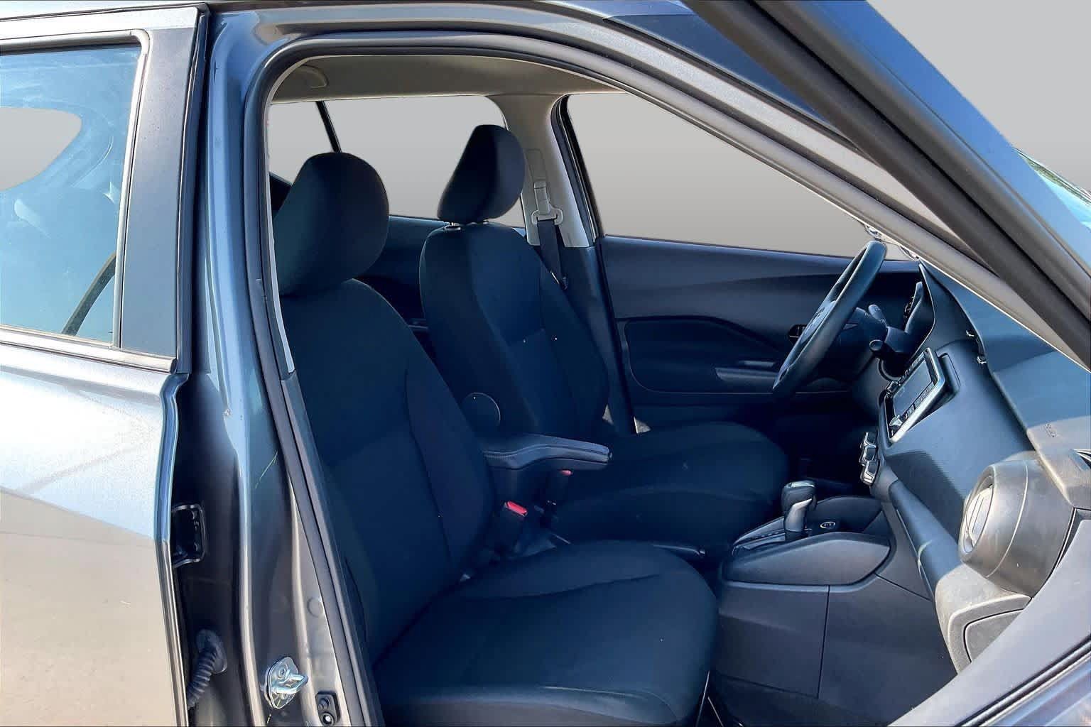 Used 2025 Nissan Kicks Play S FWD image 9