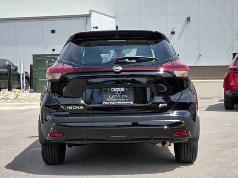 Used 2024 Nissan Kicks SR w/ SR Premium Package FWD image 23