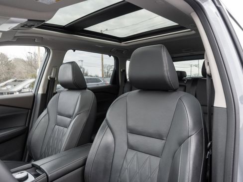 Used 2023 Nissan Rogue Platinum w/ Platinum Premium Package image 16