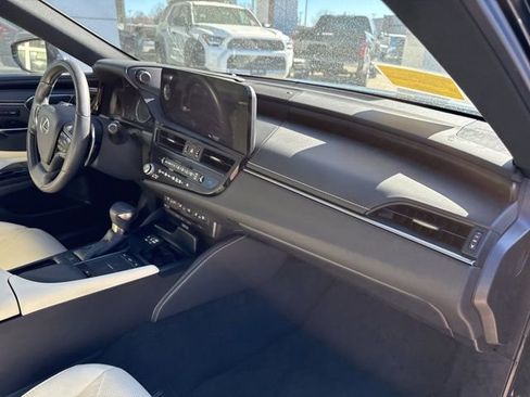 Used 2022 Lexus ES 350 Ultra Luxury w/ Accessory Package 2 image 35