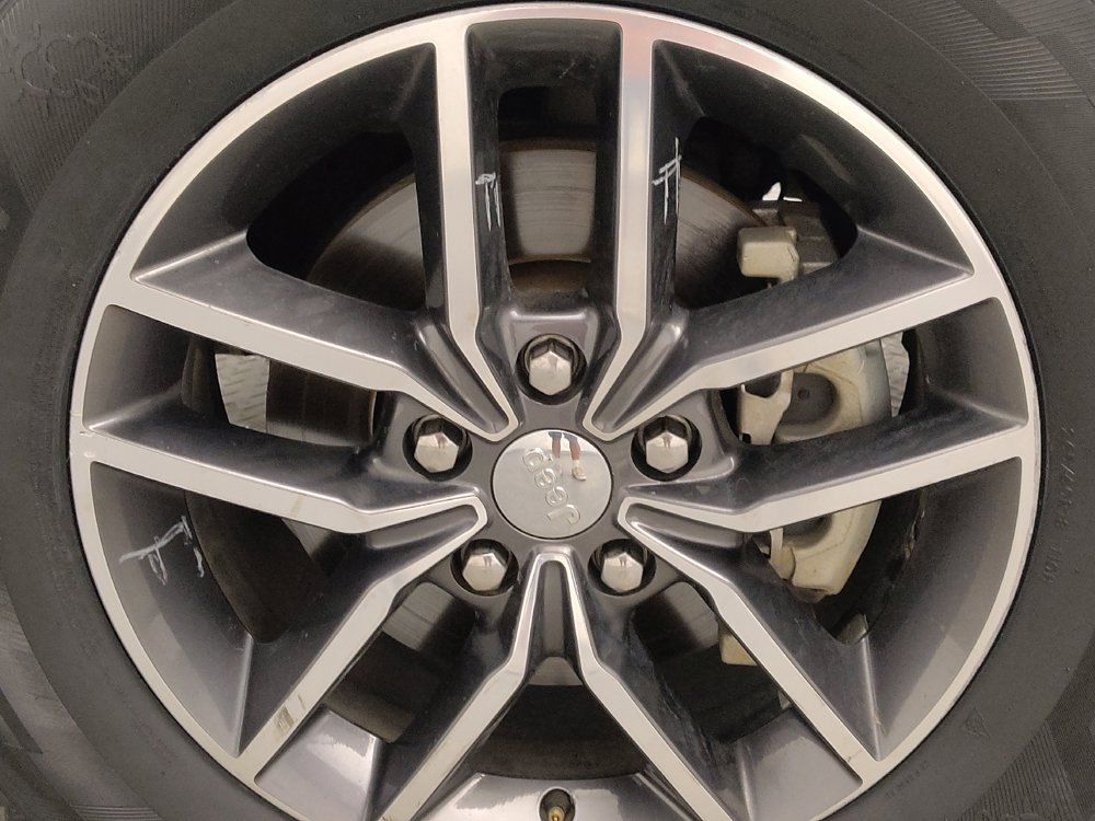 Used 2018 Jeep Grand Cherokee Limited RWD image 31