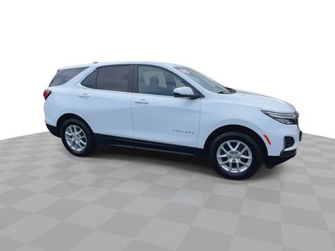 Used 2024 Chevrolet Equinox LT AWD/4WD image 2