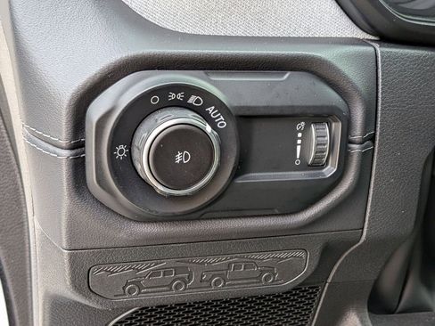 Certified 2025 Jeep Wrangler Sahara w/ Safety Group image 14