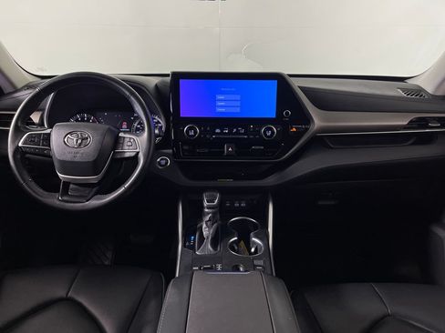 Used 2023 Toyota Highlander XLE FWD image 14