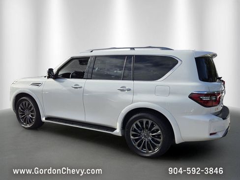Used 2024 Nissan Armada Platinum w/ Captain's Chairs Package RWD image 3