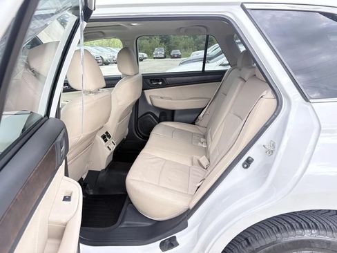 Used 2018 Subaru Outback 3.6R Limited AWD/4WD image 12