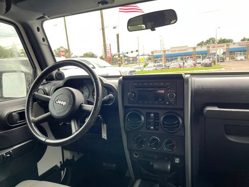 Used 2009 Jeep Wrangler Unlimited X RWD image 14