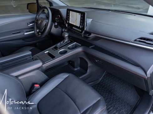 Used 2023 Toyota Sienna XSE image 25