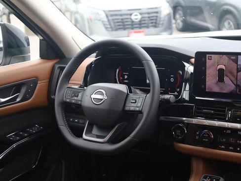 New 2026 Nissan Pathfinder Platinum AWD/4WD image 27