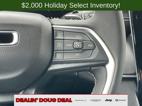 New 2025 Jeep Grand Cherokee Laredo image 16