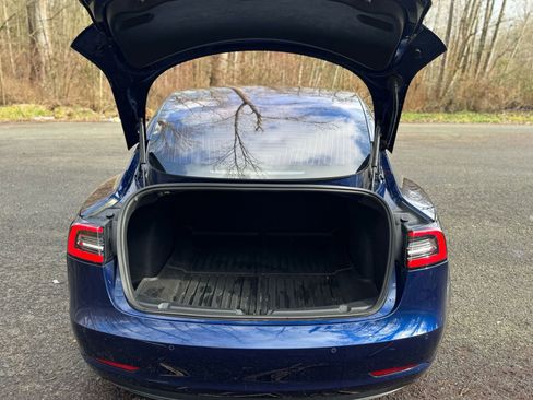 Used 2018 Tesla Model 3 Mid Range image 9