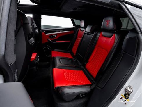 Used 2021 Lamborghini Urus AWD/4WD image 50