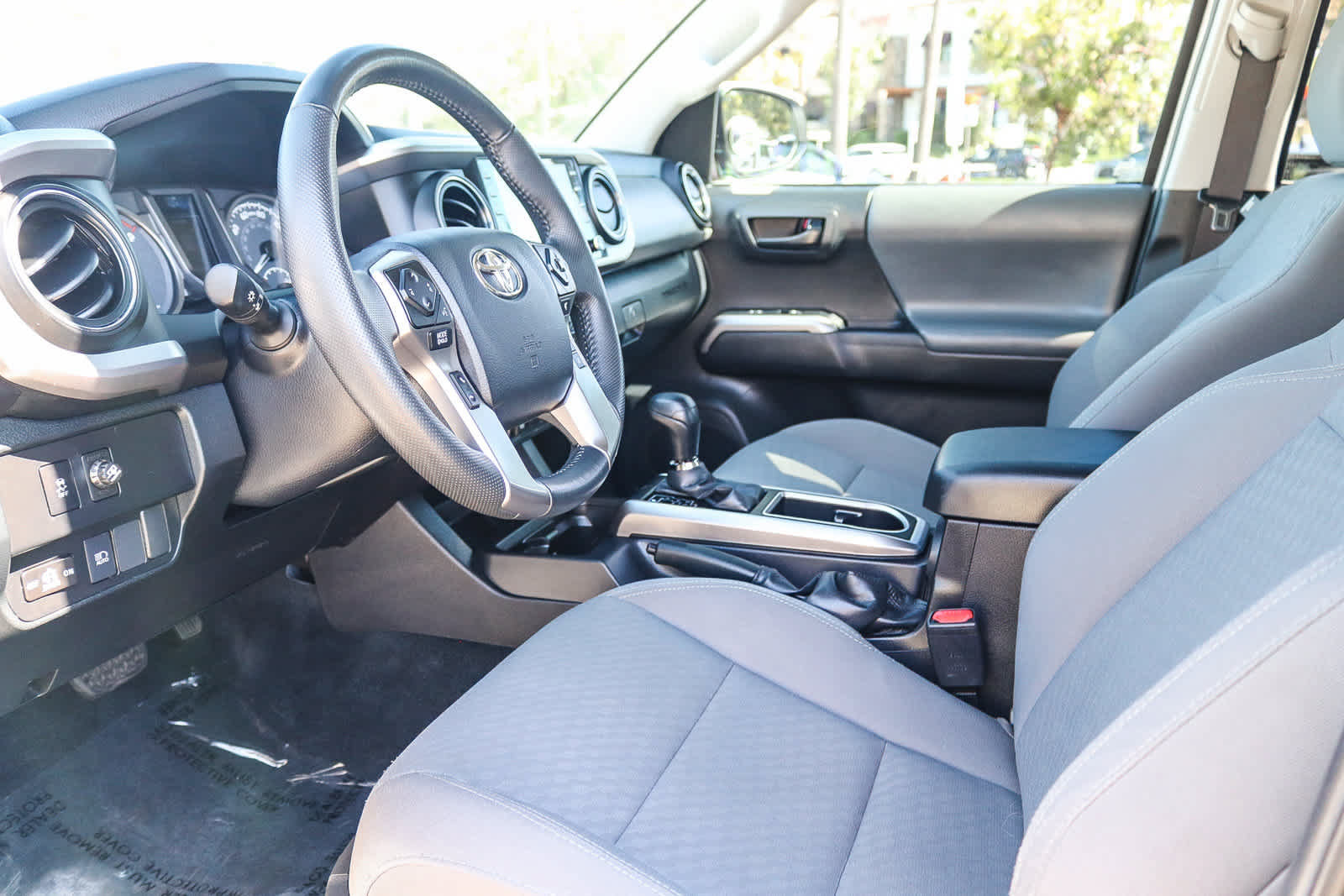Used 2023 Toyota Tacoma SR5 RWD image 18