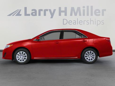 Used 2012 Toyota Camry SE FWD image 3