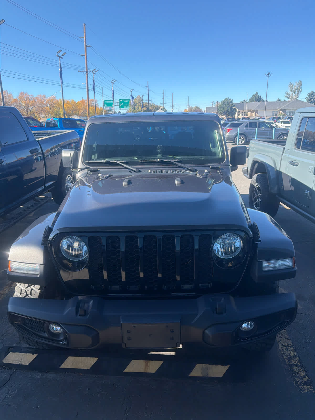 Used 2023 Jeep Gladiator Sport AWD/4WD image 1