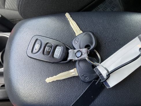 Used 2015 Hyundai Elantra SE w/ Option Group 03 FWD image 35