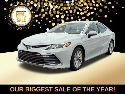 Used 2024 Toyota Camry LE image 1