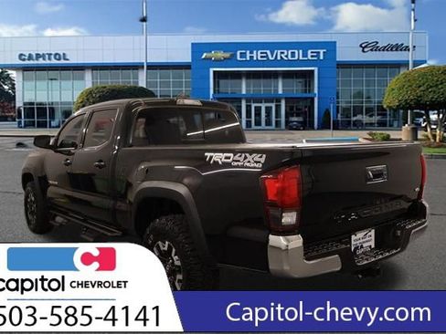 Used 2019 Toyota Tacoma TRD Off-Road w/ TRD Premium Off Road Package AWD/4WD image 6
