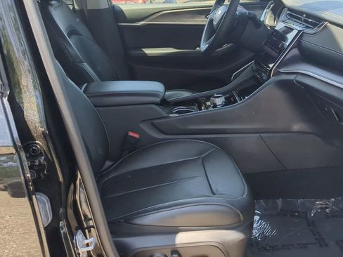 Used 2023 Jeep Grand Cherokee Limited w/ Luxury Tech Group II AWD/4WD image 21