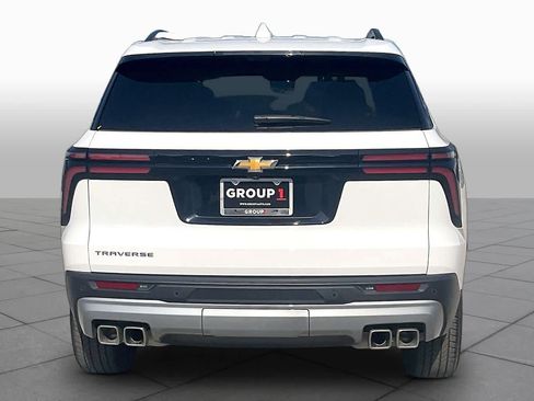 Used 2026 Chevrolet Traverse LT w/ Driver Confidence Package FWD image 5