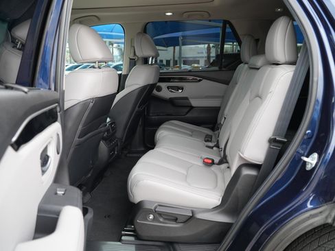 Used 2025 Honda Pilot Touring image 18