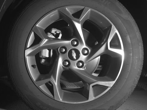 Used 2025 Chevrolet Trax LT FWD image 9