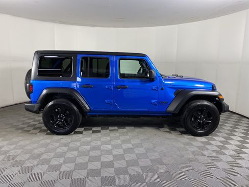 Used 2022 Jeep Wrangler Unlimited Sport AWD/4WD image 6