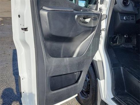 Used 2022 Mercedes-Benz Sprinter 2500 image 13