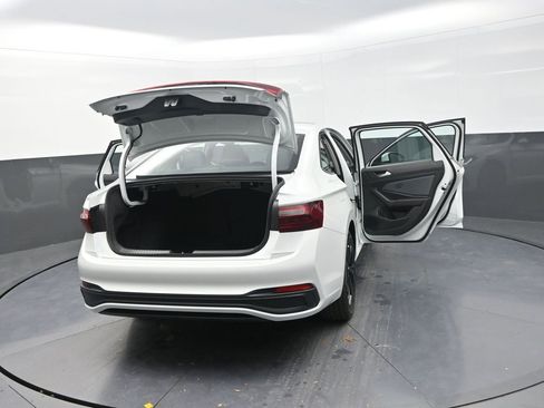 New 2026 Volkswagen Jetta SE FWD image 34