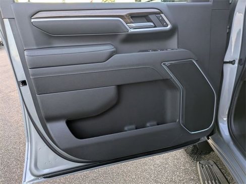 New 2026 Chevrolet Silverado 3500 LT image 9