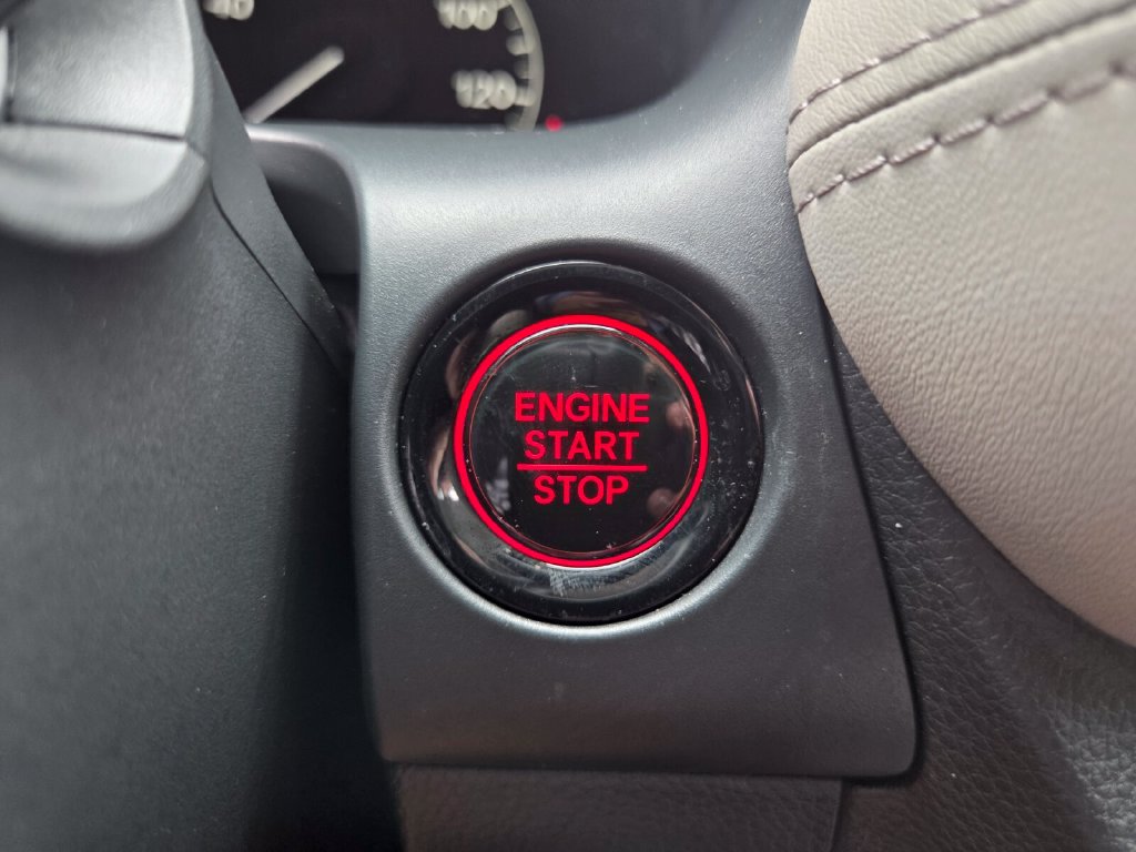 Certified 2025 Honda HR-V LX image 30