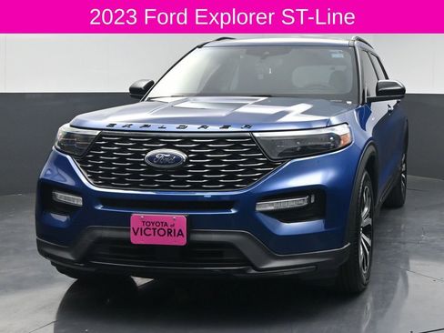 Used 2023 Ford Explorer ST-Line w/ Class IV Trailer Tow Package image 2
