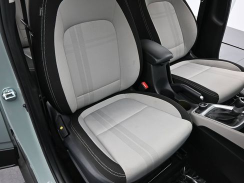 Used 2025 Hyundai Venue SEL image 10