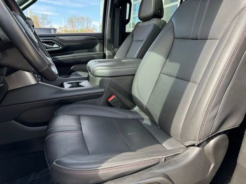 Used 2022 Chevrolet Suburban RST AWD/4WD image 5
